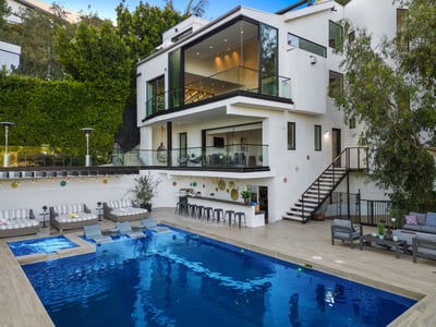Luxury Villa Photo #3