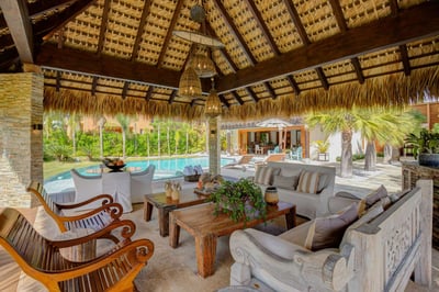 Luxury Villa Photo #9