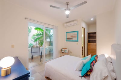 Luxury Villa Photo #30