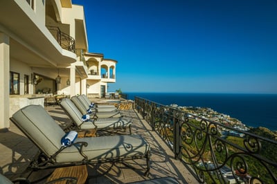 Luxury Villa Photo #14
