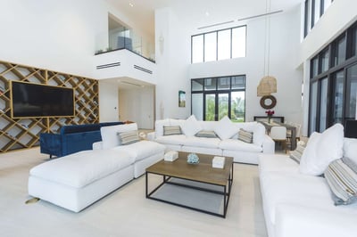 Luxury Villa Photo #20