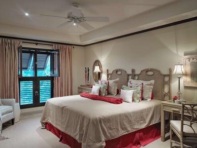 Luxury Villa Photo #6