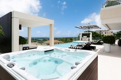 Luxury Villa Photo #3
