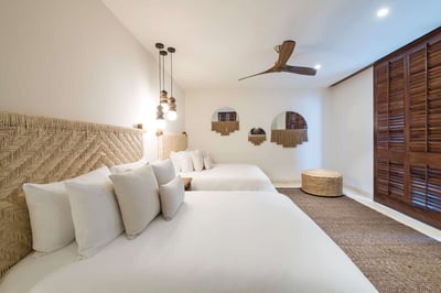 Luxury Villa Photo #25