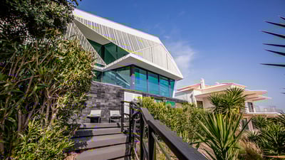 Luxury Villa Photo #6