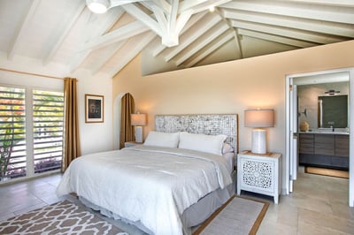 Luxury Villa Photo #14