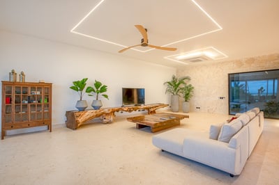 Luxury Villa Photo #7