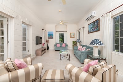 Luxury Villa Photo #15