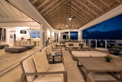 Luxury Villa Photo #6