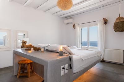 Luxury Villa Photo #34