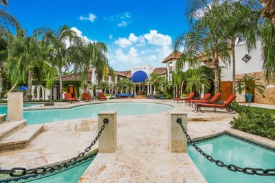Luxury Villa Photo #8