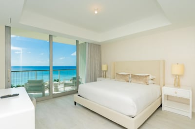 Luxury Villa Photo #5
