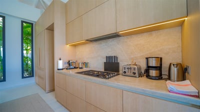 Luxury Villa Photo #30