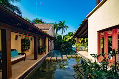 Luxury Villa Photo #4