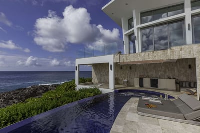 Luxury Villa Photo #7