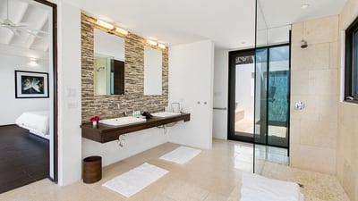 Luxury Villa Photo #29
