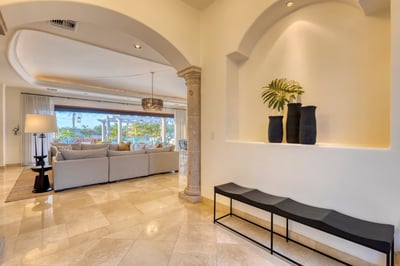 Luxury Villa Photo #49