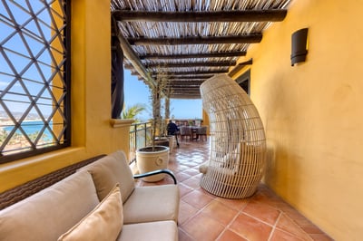 Luxury Villa Photo #26