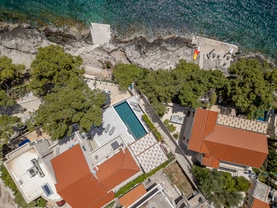 Luxury Villa Photo #2