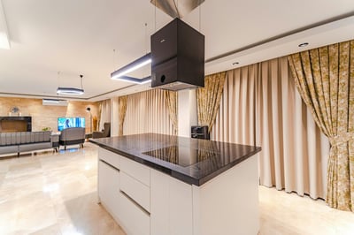 Luxury Villa Photo #24