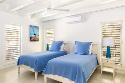 Luxury Villa Photo #31