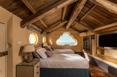 Luxury Villa Photo #25