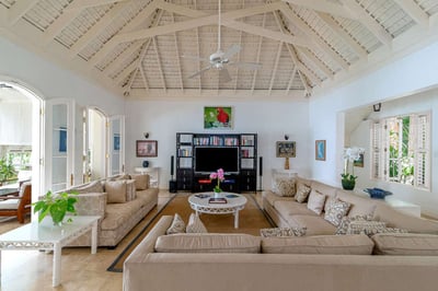 Luxury Villa Photo #9