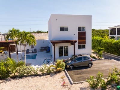 Luxury Villa Photo #3