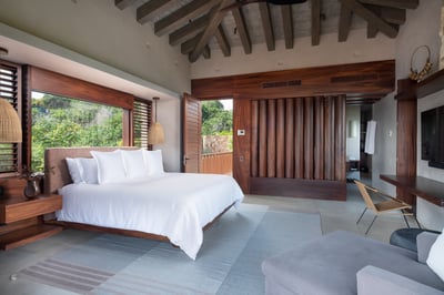 Luxury Villa Photo #30