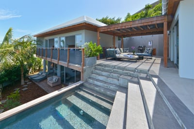 Outdoors: Superb landscapes and spectacular views of the ocean.