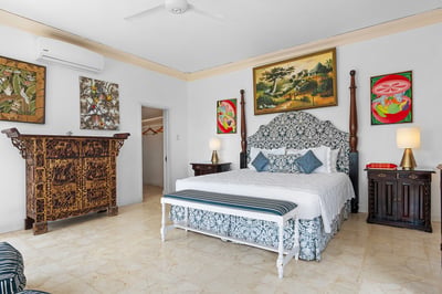 Luxury Villa Photo #29