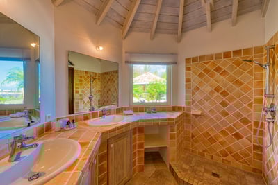 Luxury Villa Photo #33