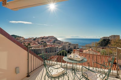 Luxury Villa Photo #9