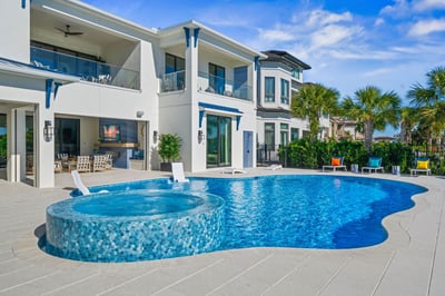 Luxury Villa Photo #4