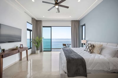 Luxury Villa Photo #31