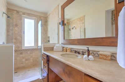 Luxury Villa Photo #17