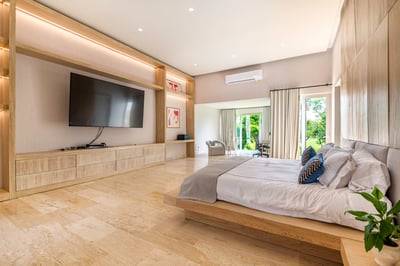 Luxury Villa Photo #24