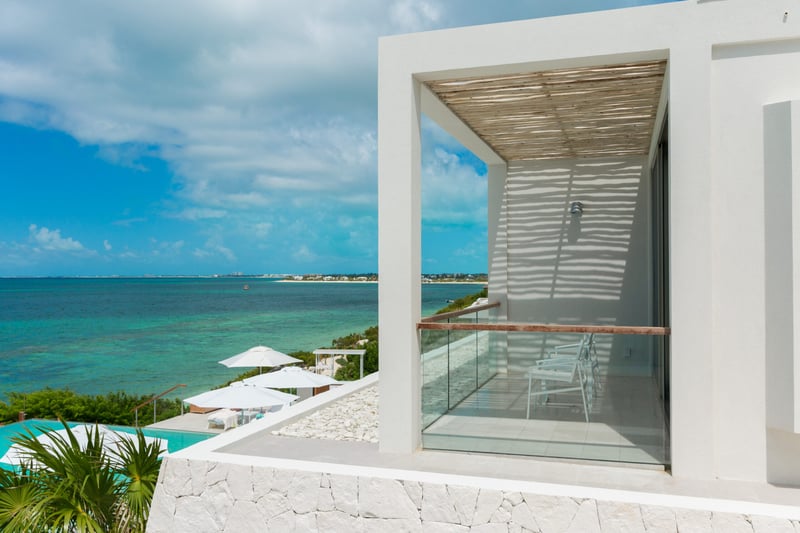 Oceanfront Pool Studio