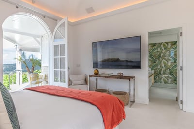 Luxury Villa Photo #32
