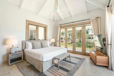 Luxury Villa Photo #36