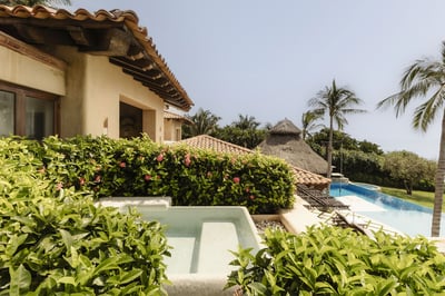Luxury Villa Photo #41