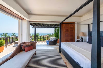 Luxury Villa Photo #21