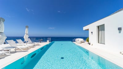 Luxury Villa Photo #4