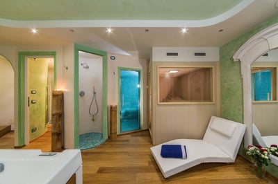 Luxury Villa Photo #23