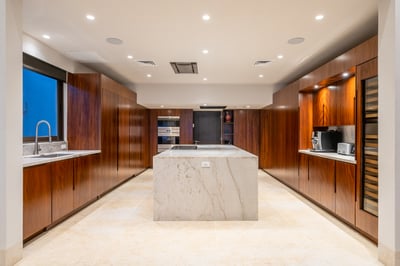 Luxury Villa Photo #16
