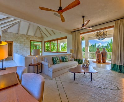 Luxury Villa Photo #26