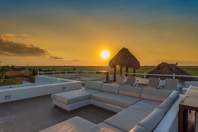 Luxury Villa Photo #37