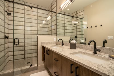 King suite 2 ensuite on upper main level