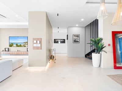 Luxury Villa Photo #13