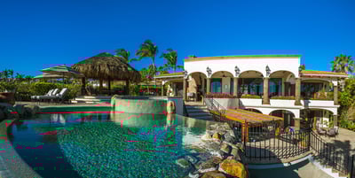 Luxury Villa Photo #4